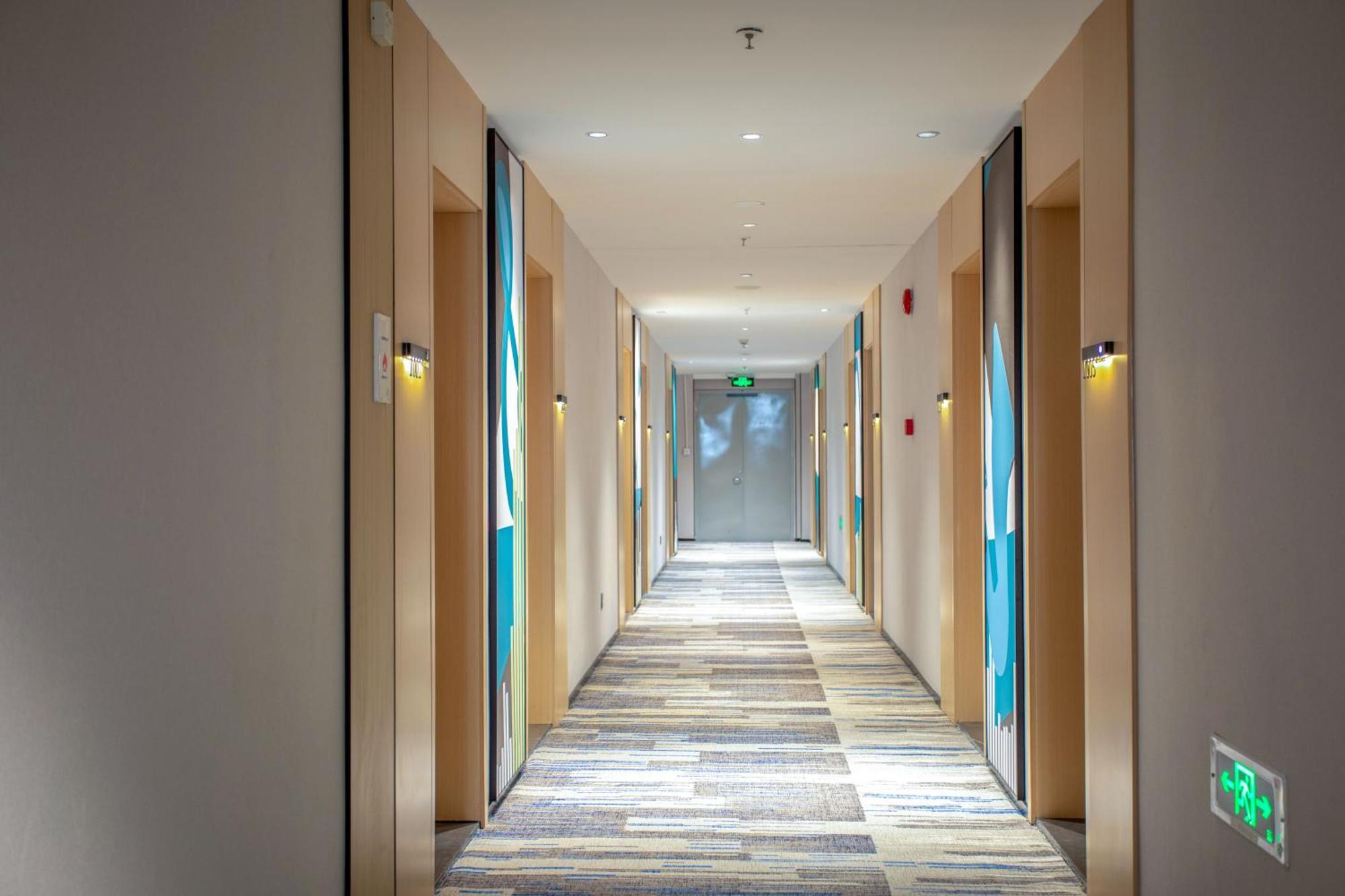 Vx Hotel Shanghai Yixian Road Dabaishu Eksteriør billede